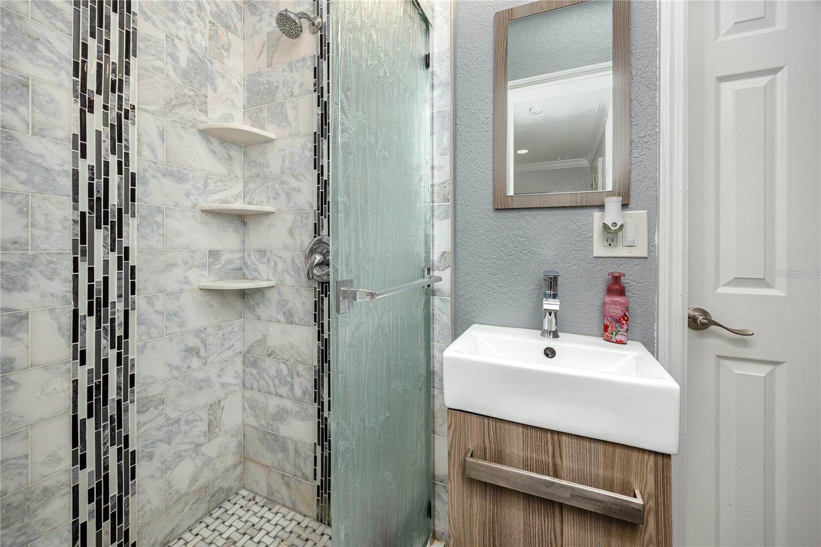 DOUGLAS MANOR ESTATES 1ST ADD - Residential