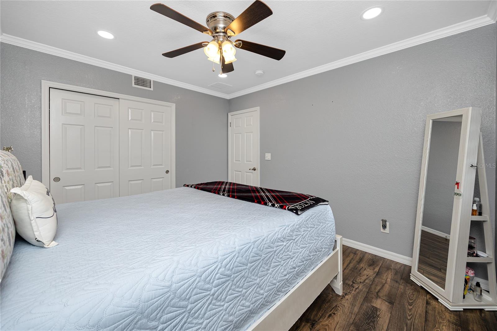 DOUGLAS MANOR ESTATES 1ST ADD - Residential