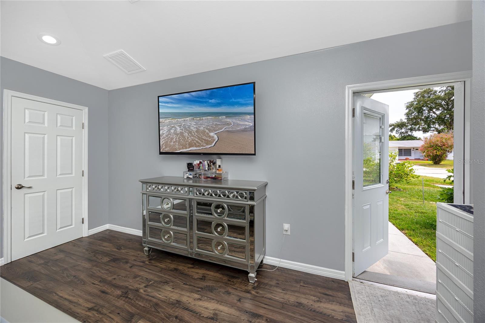 DOUGLAS MANOR ESTATES 1ST ADD - Residential