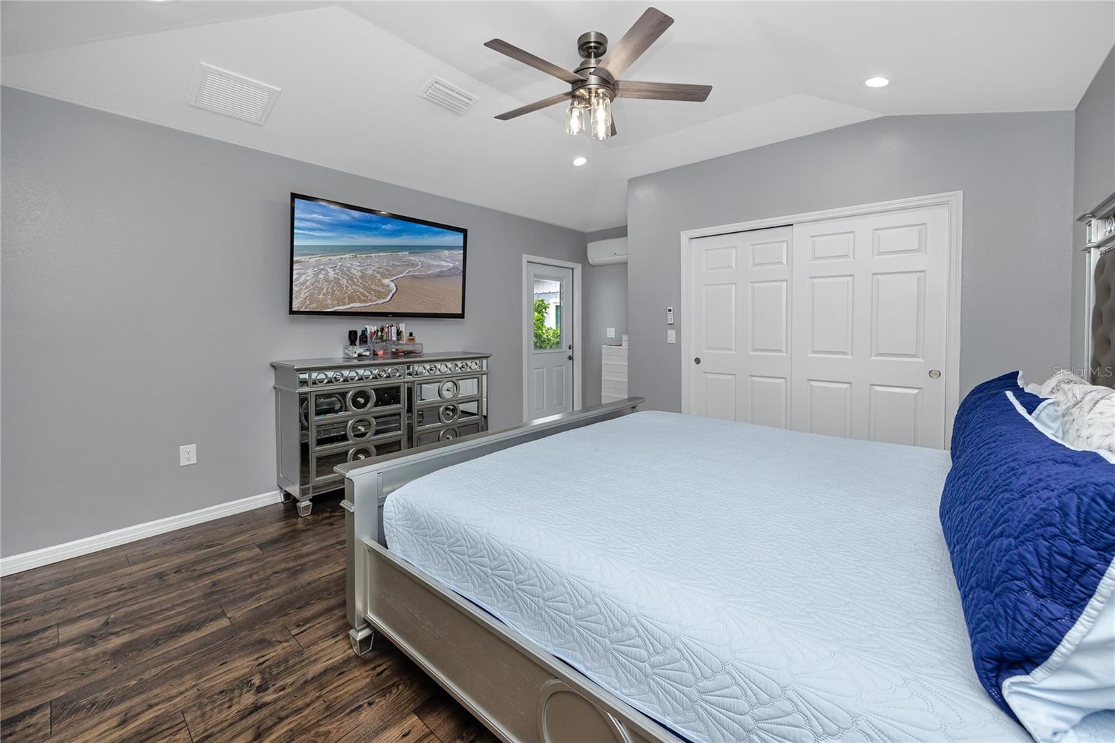 DOUGLAS MANOR ESTATES 1ST ADD - Residential