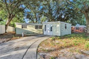 Move in ready 3 bedroom,1 and a half bath with open floor plan home. Close to the heart of downtown Winter Garden and 5 mins to highway 429!! Entire home has just been updated. Tile floors throughout entire home, boasting large Family Room and dinning room combo. Newer kitchen cabinets and countertops. Don't wait apply today
