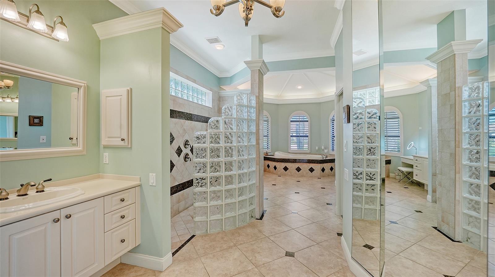 SILVER OAKS - Residential