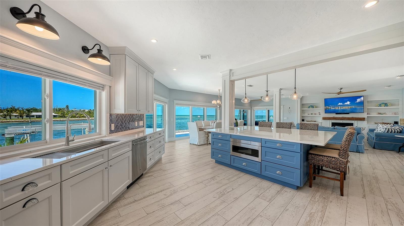 NORTH POINT HARBOUR UNIT THREE - Residential