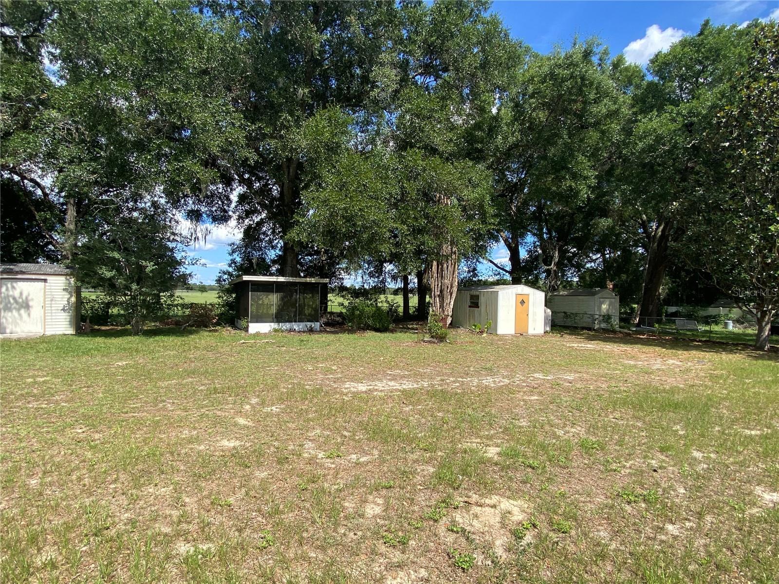 LAKE WEIR GARDENS - Residential
