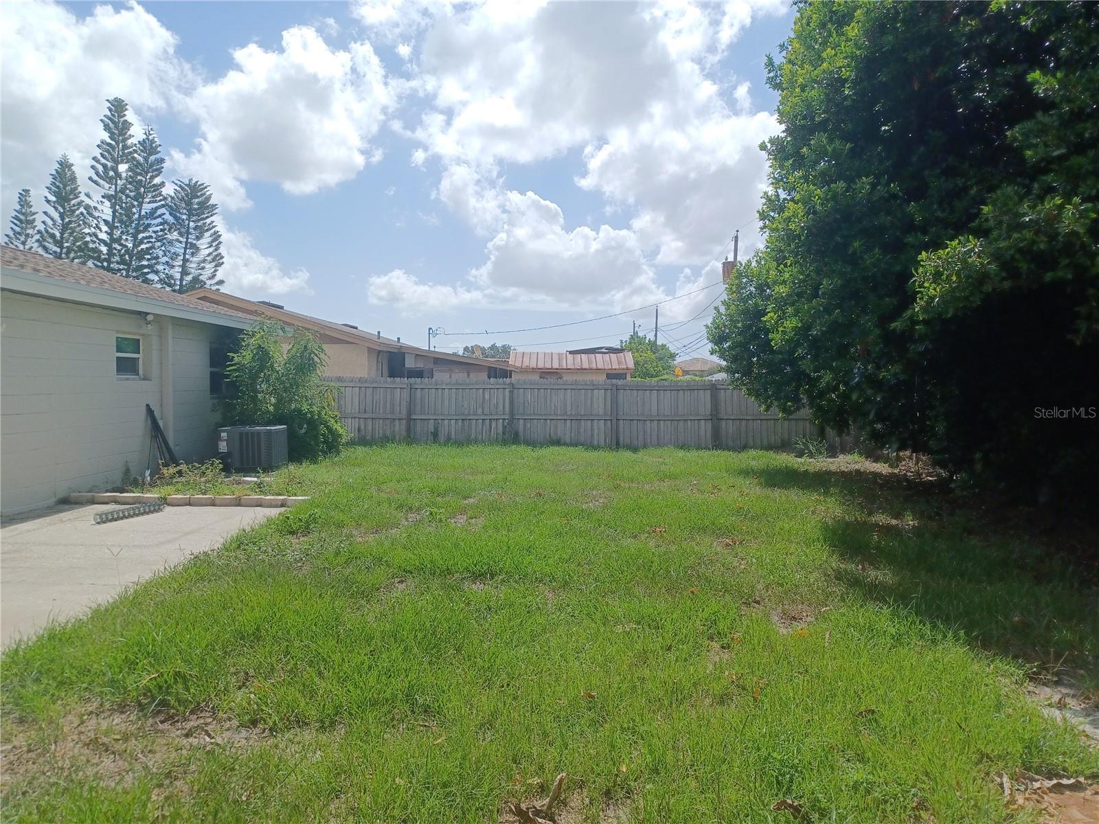 BAYOU MANOR 1ST ADD - Residential Lease