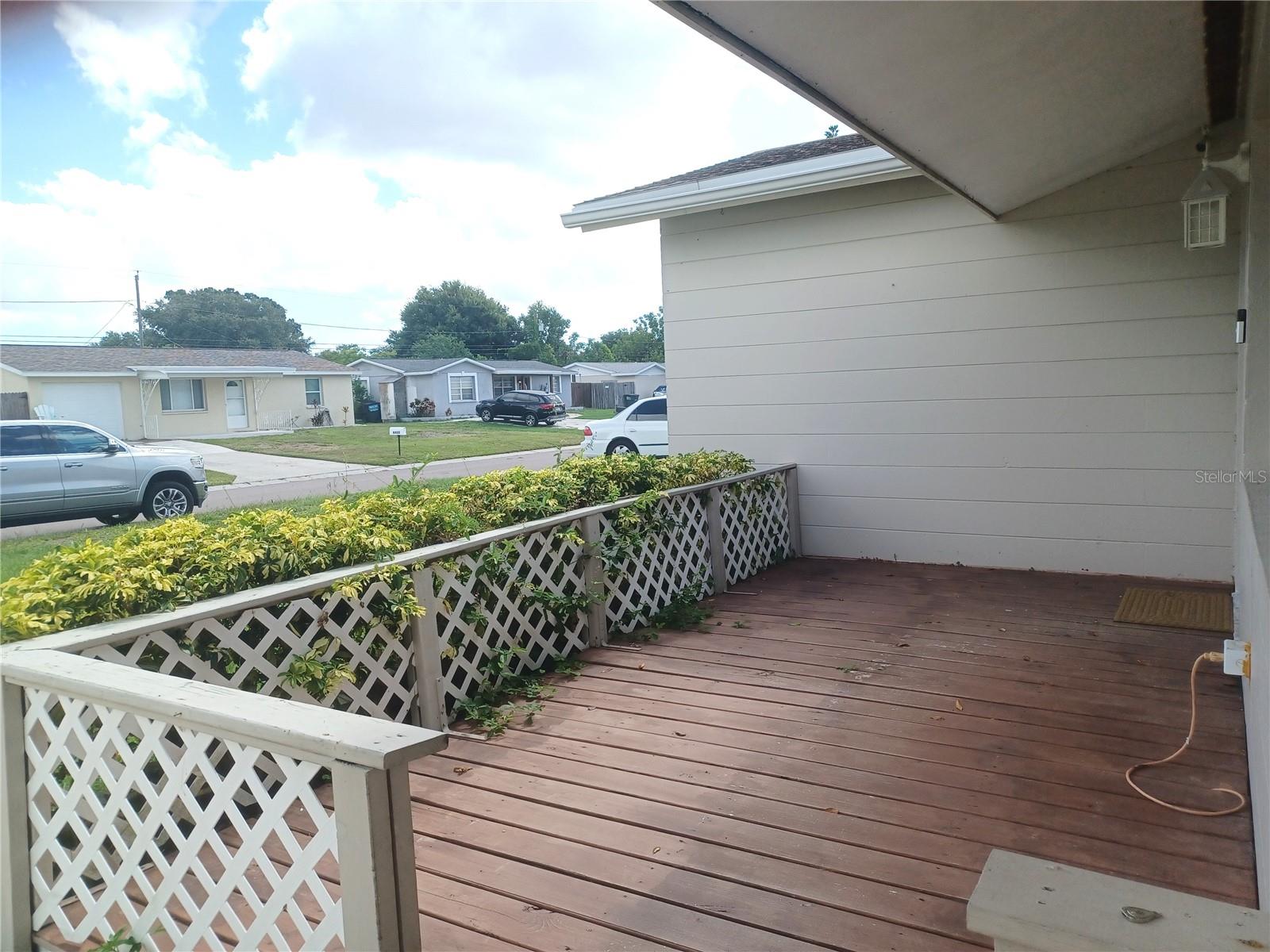 BAYOU MANOR 1ST ADD - Residential Lease