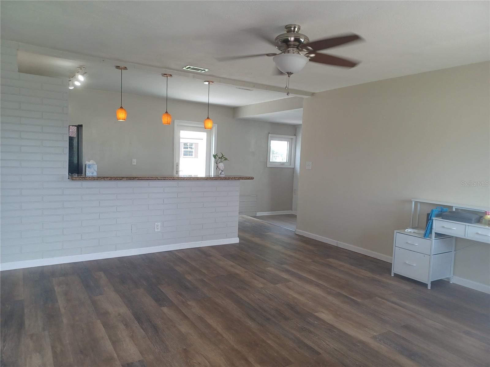 BAYOU MANOR 1ST ADD - Residential Lease