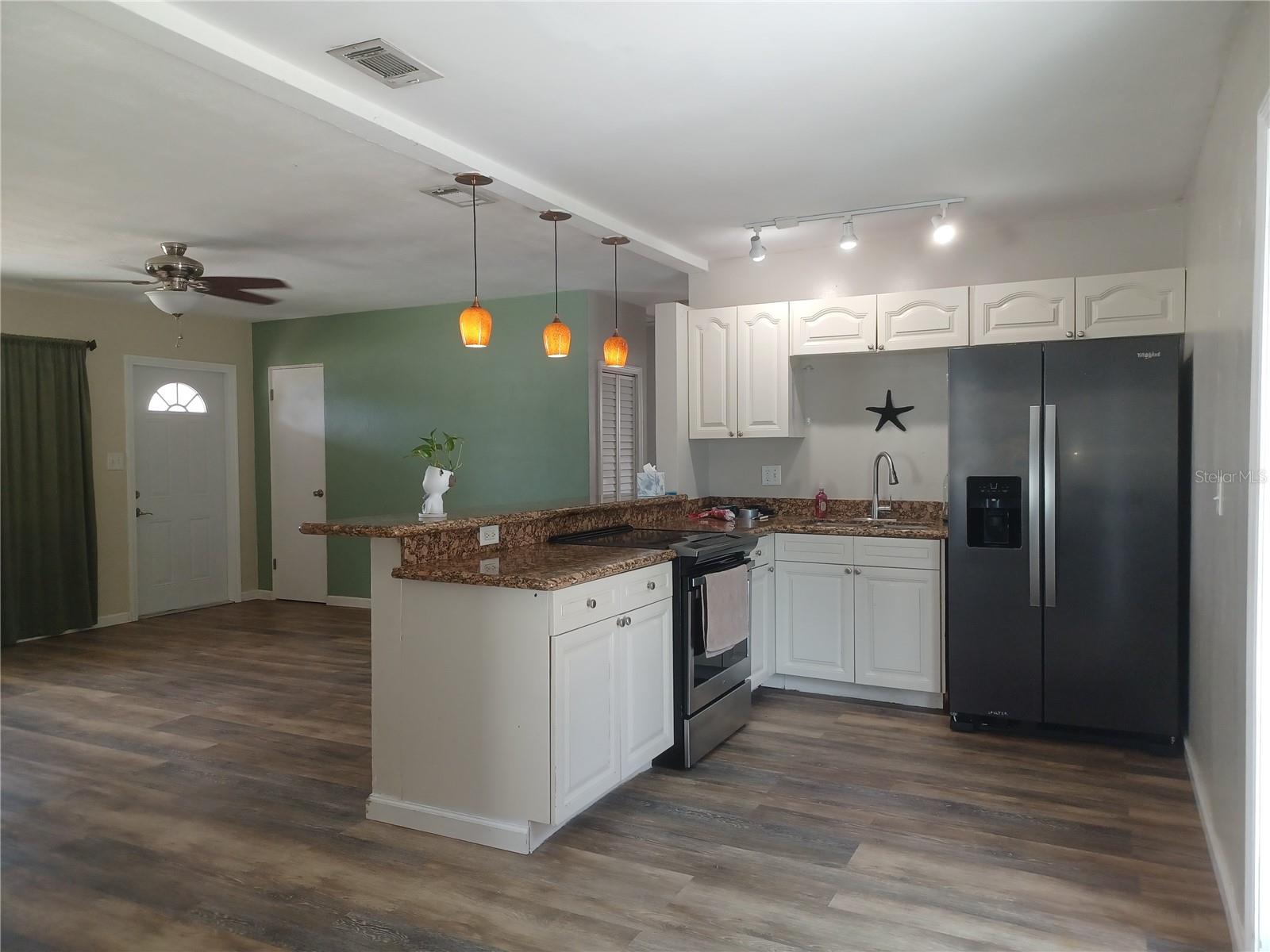 BAYOU MANOR 1ST ADD - Residential Lease