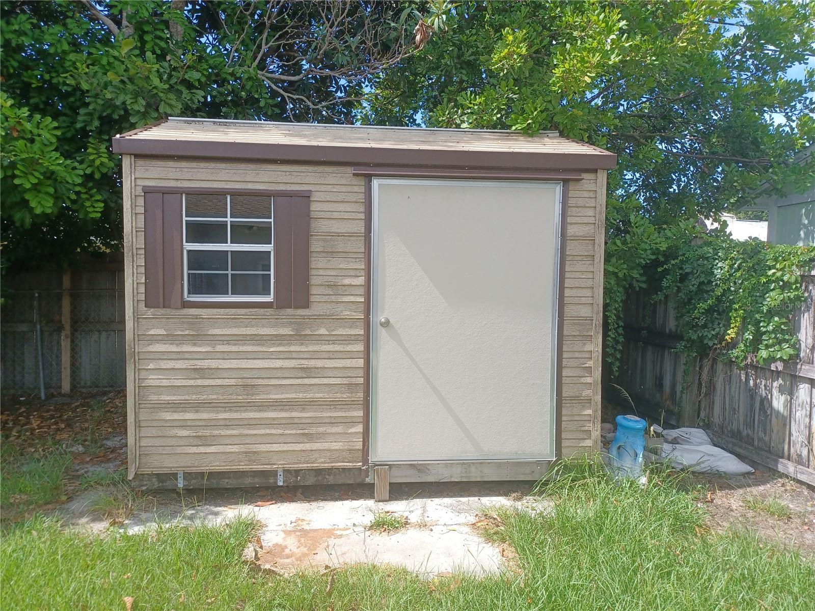 BAYOU MANOR 1ST ADD - Residential Lease