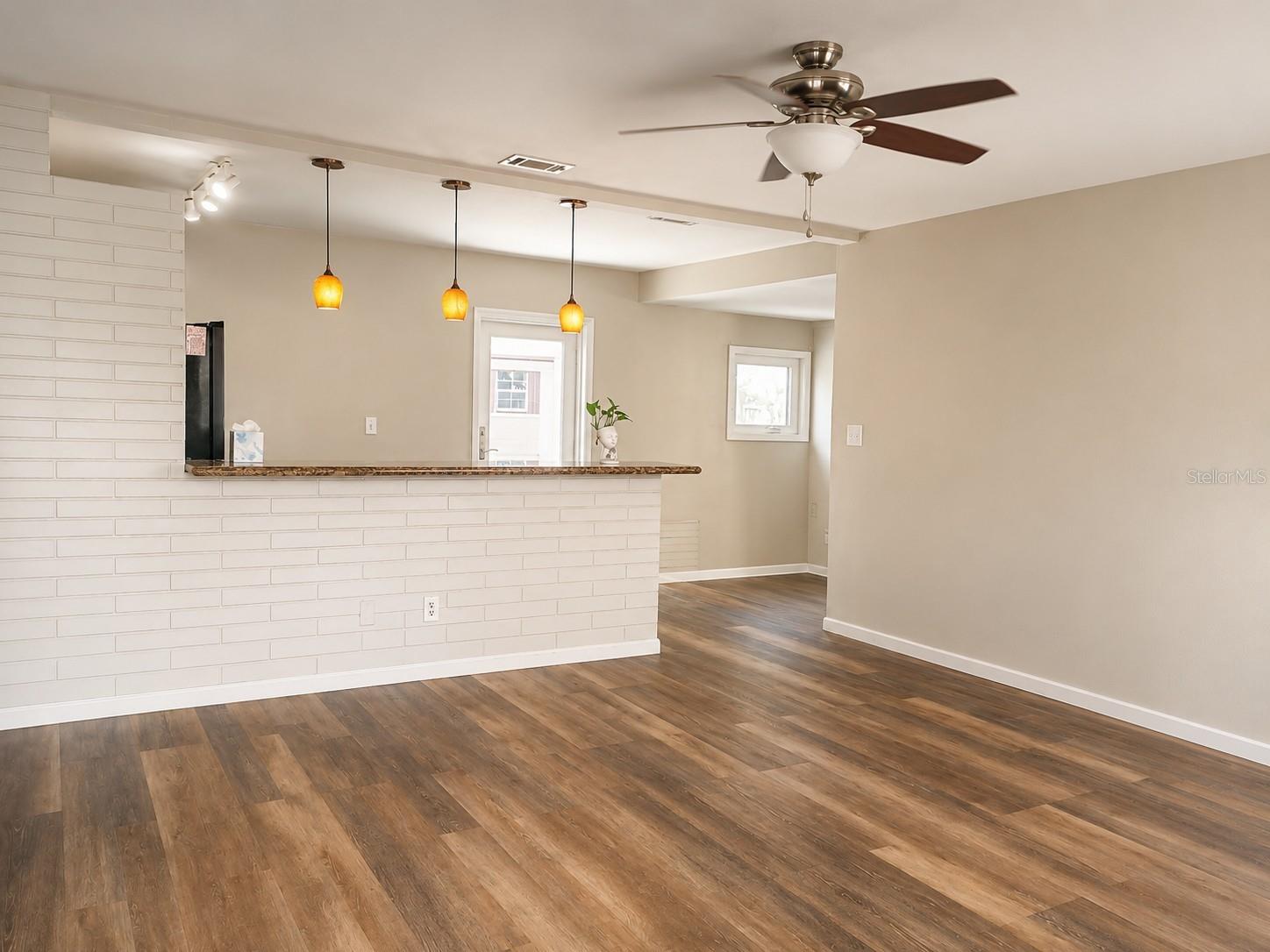 BAYOU MANOR 1ST ADD - Residential Lease