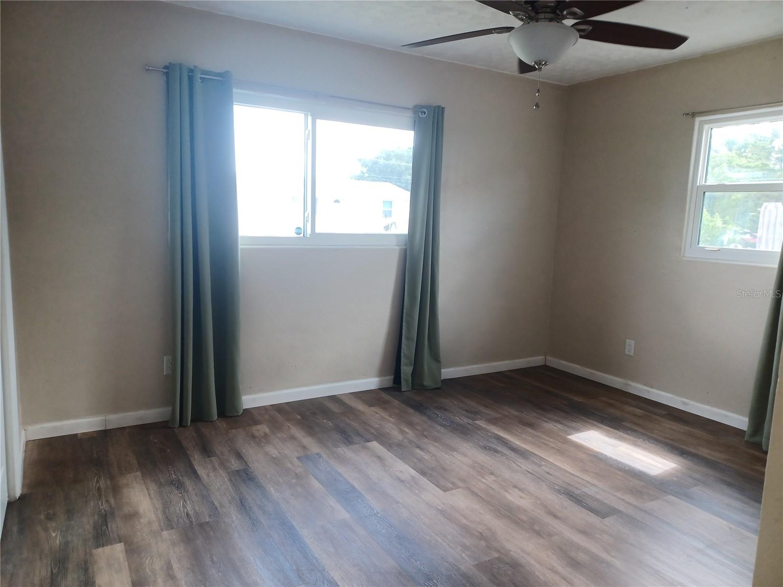 BAYOU MANOR 1ST ADD - Residential Lease