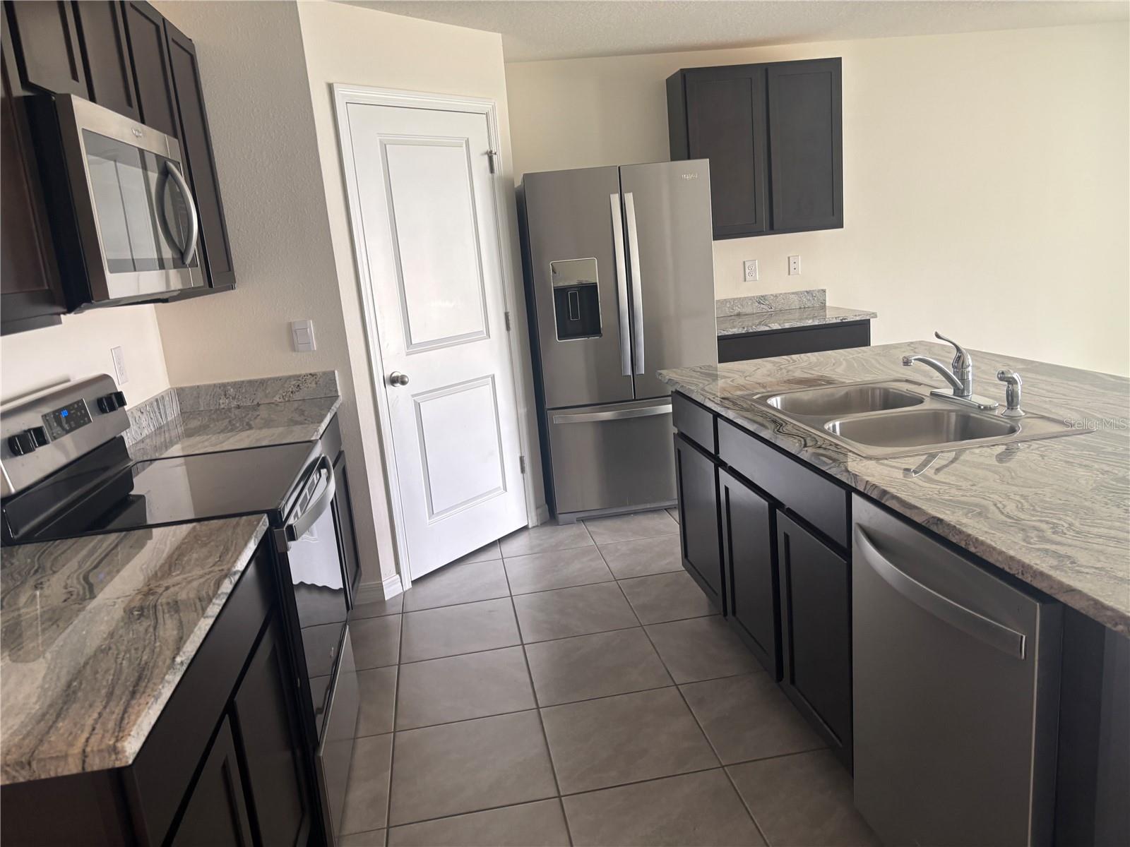 DEER PATH NORTH PH 2 - Residential Lease