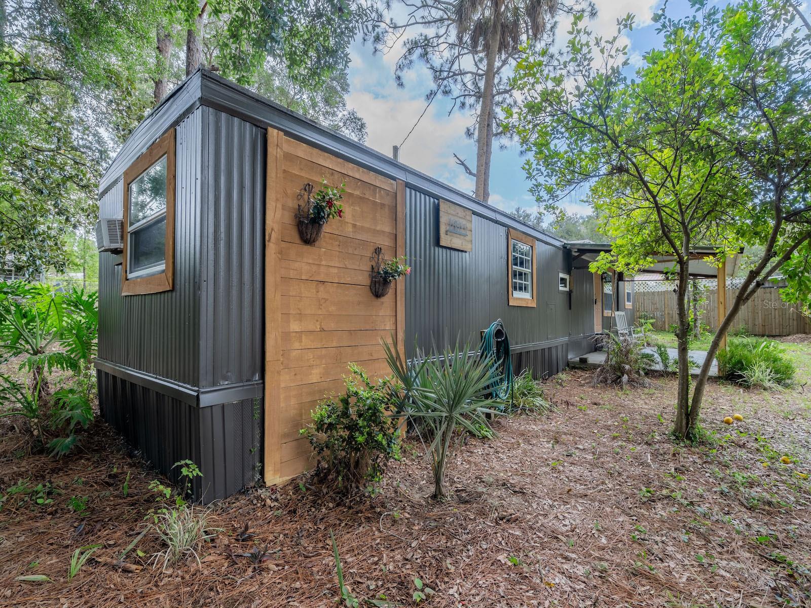 BUCKSKIN LAKE MANOR - Residential