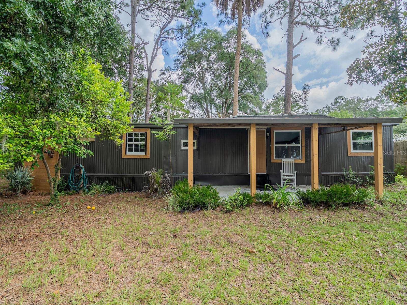 BUCKSKIN LAKE MANOR - Residential
