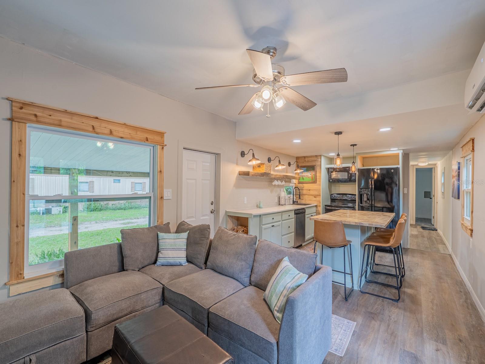 BUCKSKIN LAKE MANOR - Residential