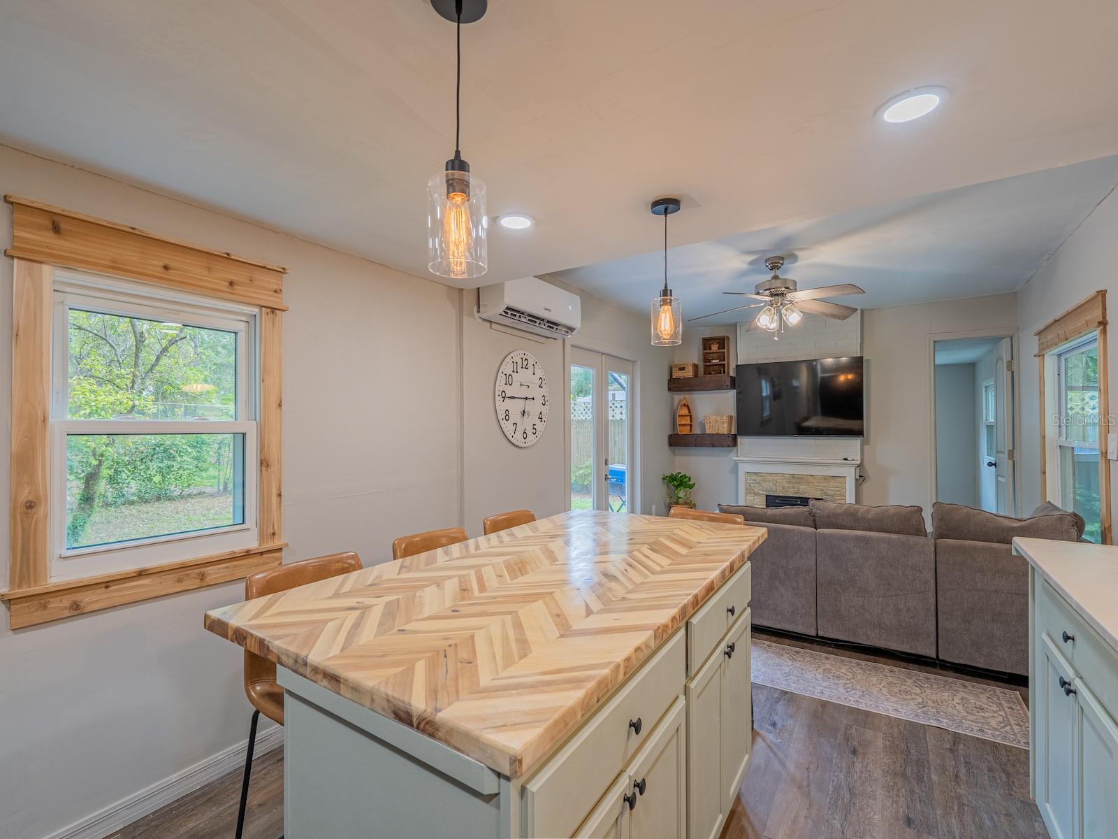BUCKSKIN LAKE MANOR - Residential