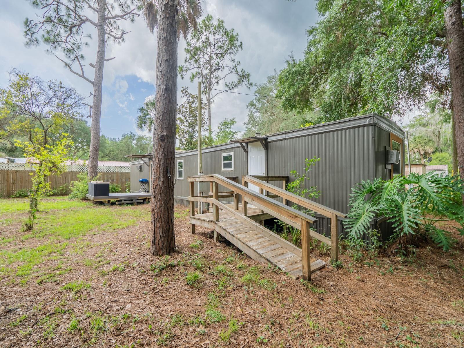 BUCKSKIN LAKE MANOR - Residential
