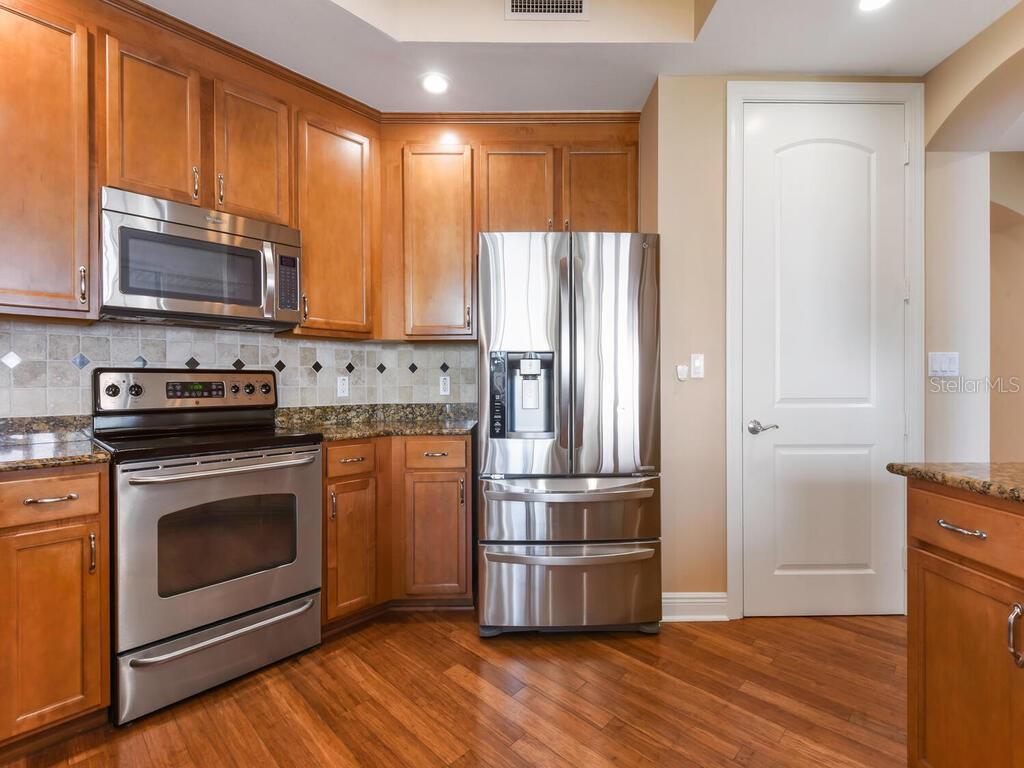 HIGH POINT PLACE - Residential
