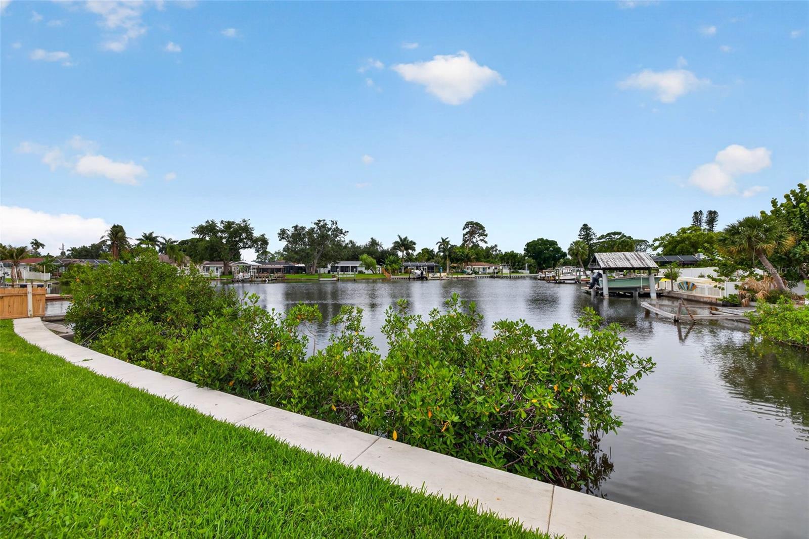 SHORE ACRES BUTTERFLY LAKE REP - Residential