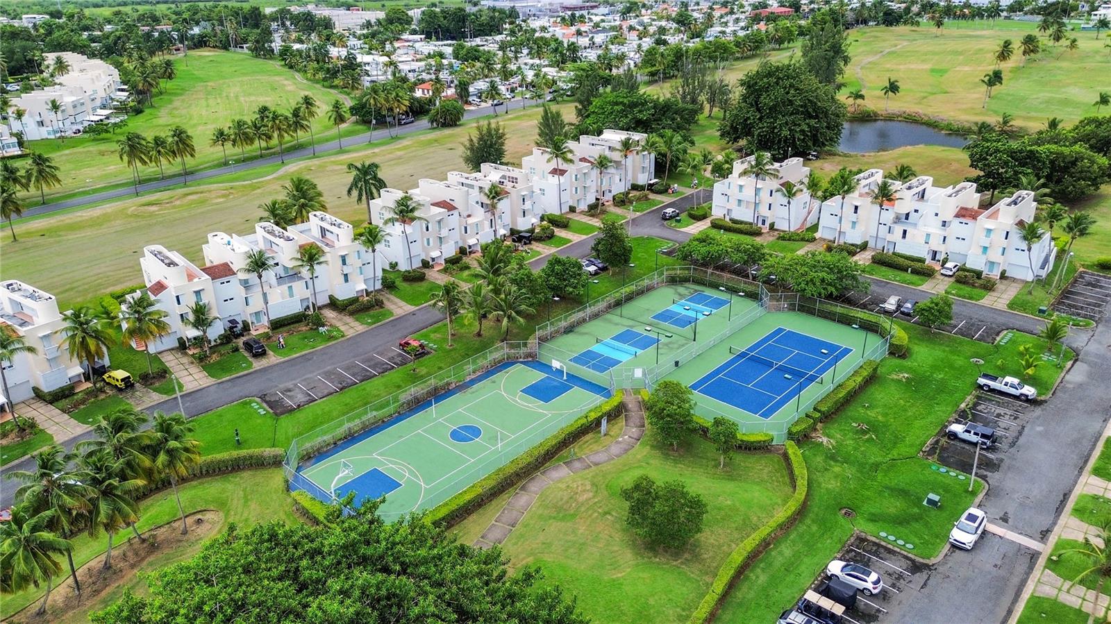 VILLAS DE GOLF OESTE - Residential