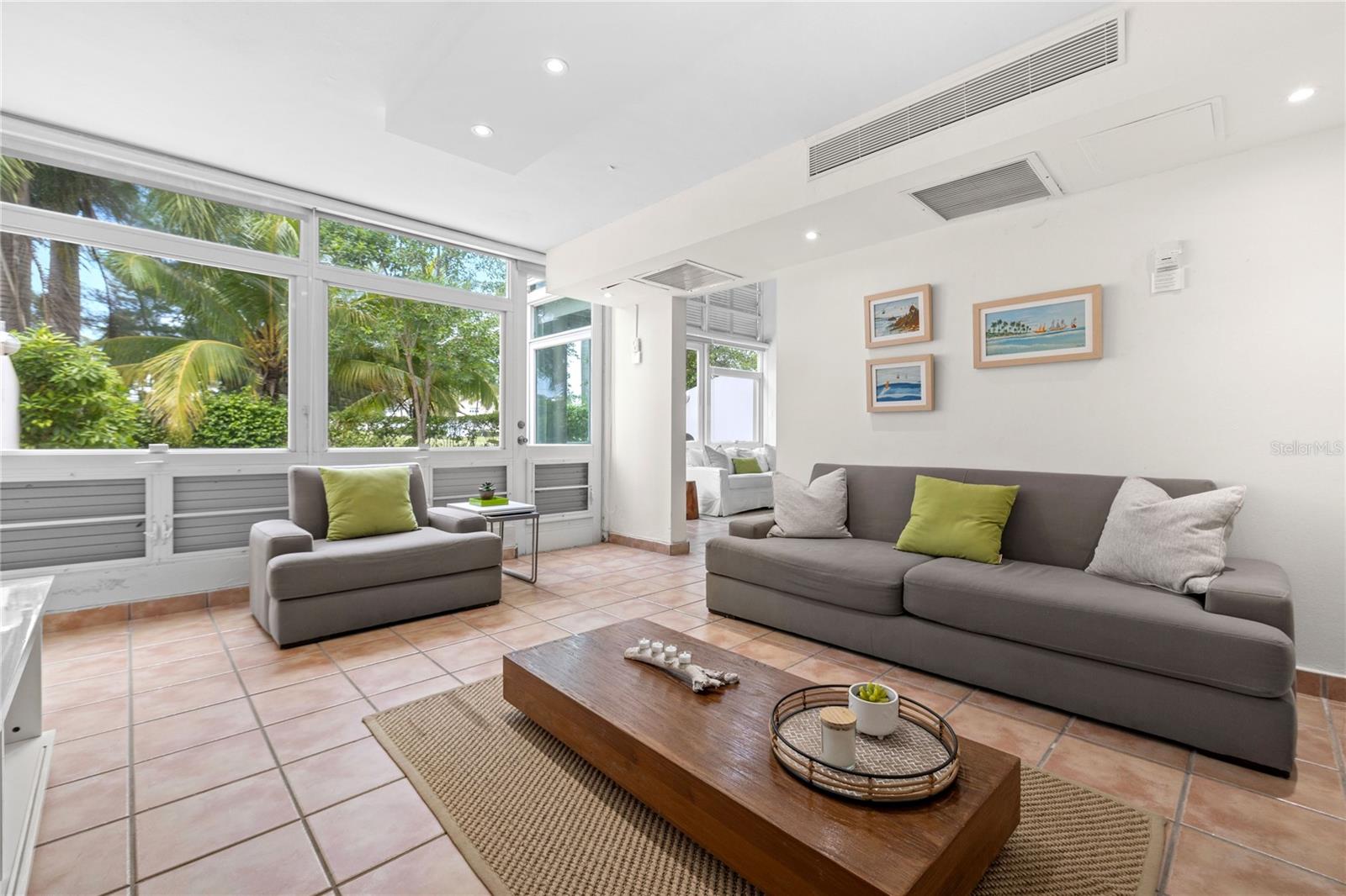 VILLAS DE GOLF OESTE - Residential