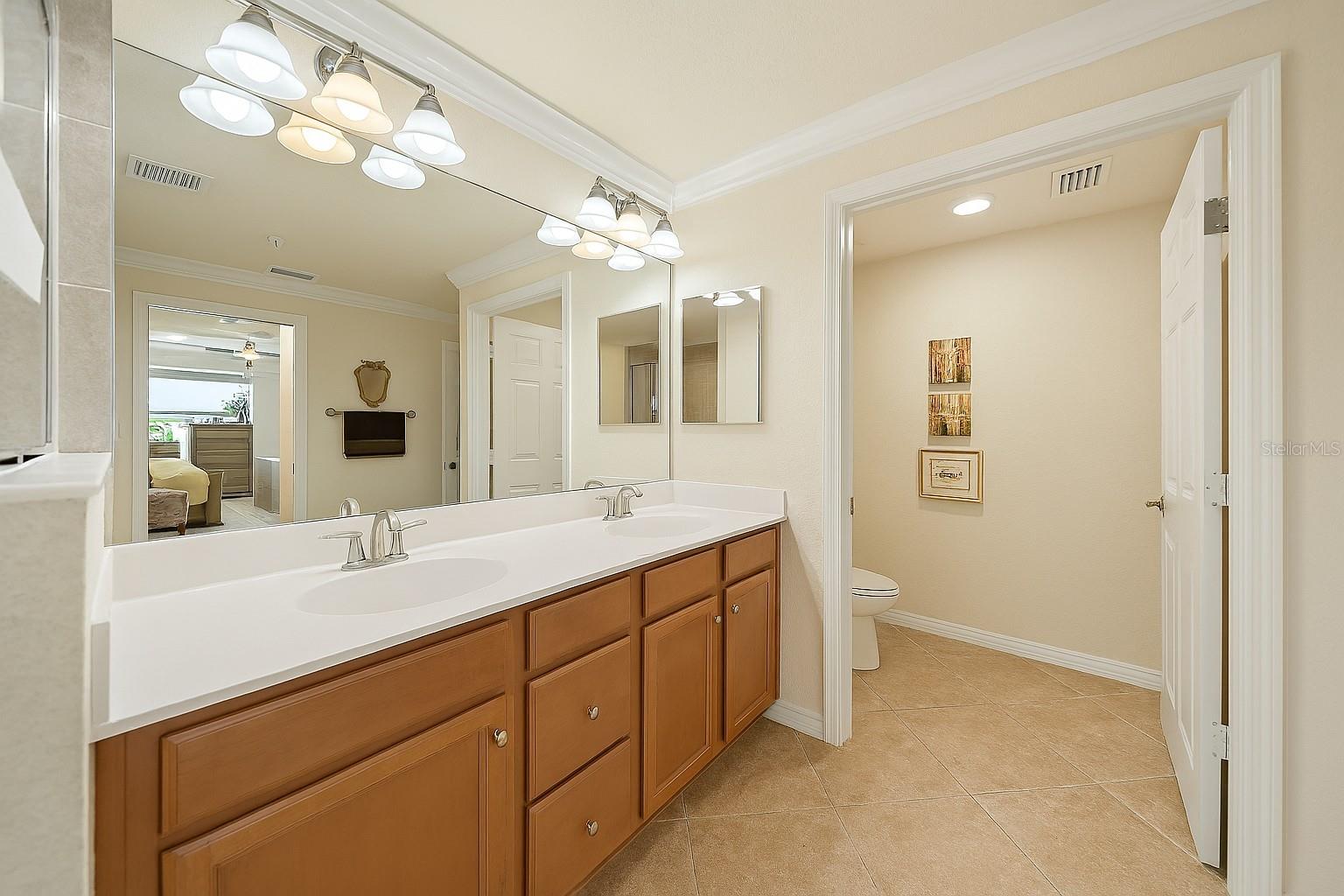 COACH HOMES 1 AT GRAN PARADISO - Residential