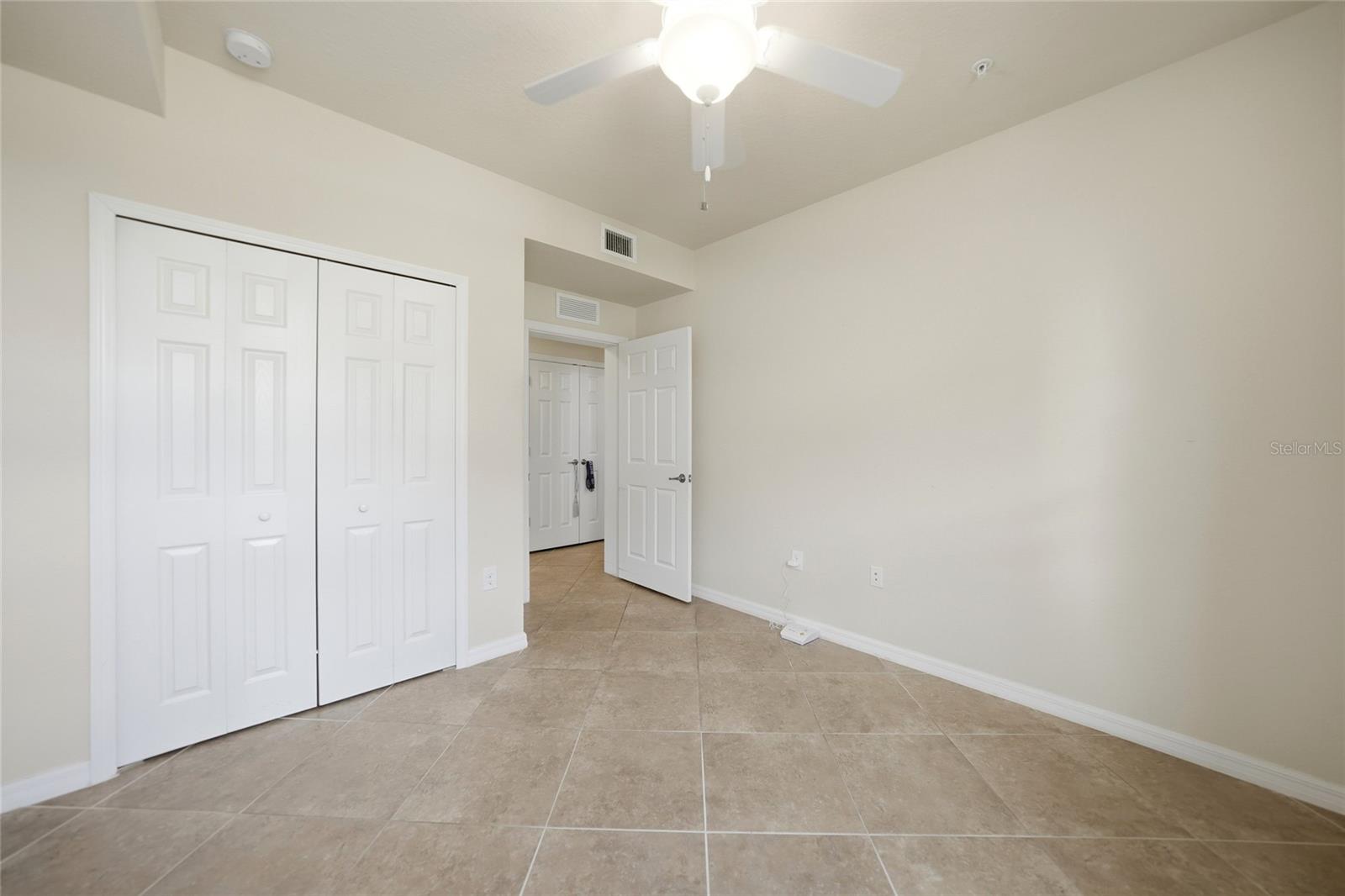 COACH HOMES 1 AT GRAN PARADISO - Residential