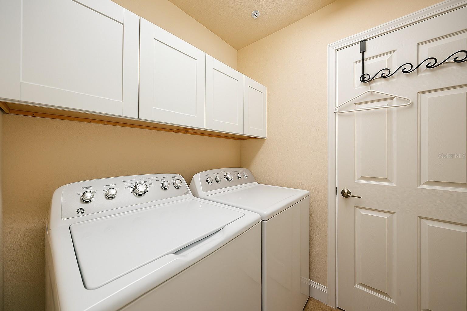 COACH HOMES 1 AT GRAN PARADISO - Residential
