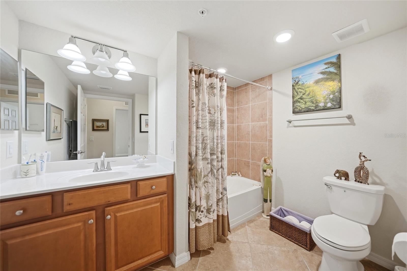 COACH HOMES 1 AT GRAN PARADISO - Residential