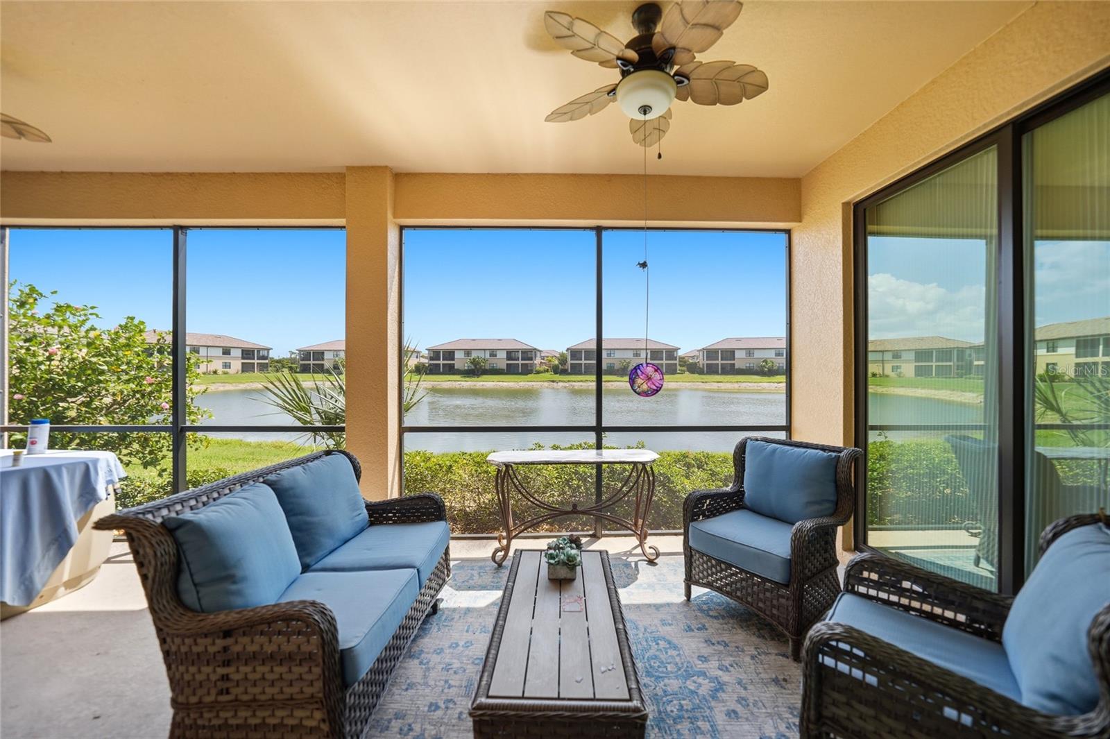 COACH HOMES 1 AT GRAN PARADISO - Residential