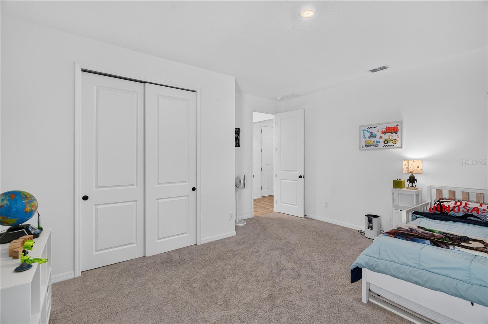 HAMPTON OAKS - Residential