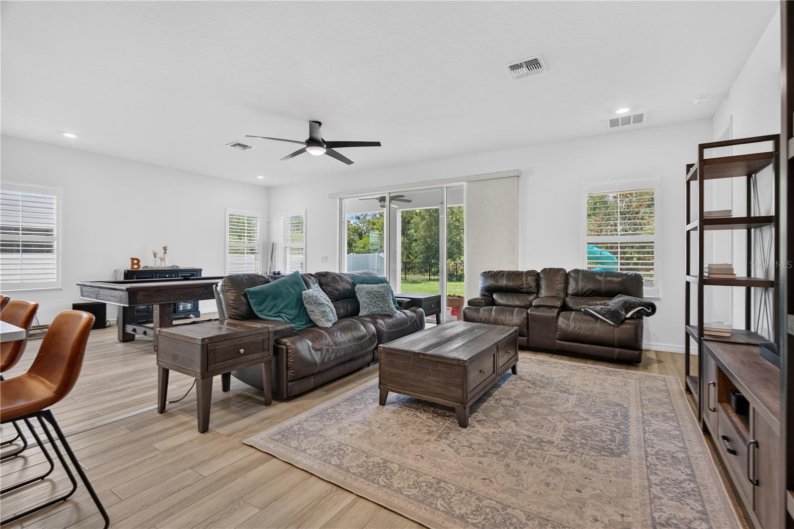 HAMPTON OAKS - Residential