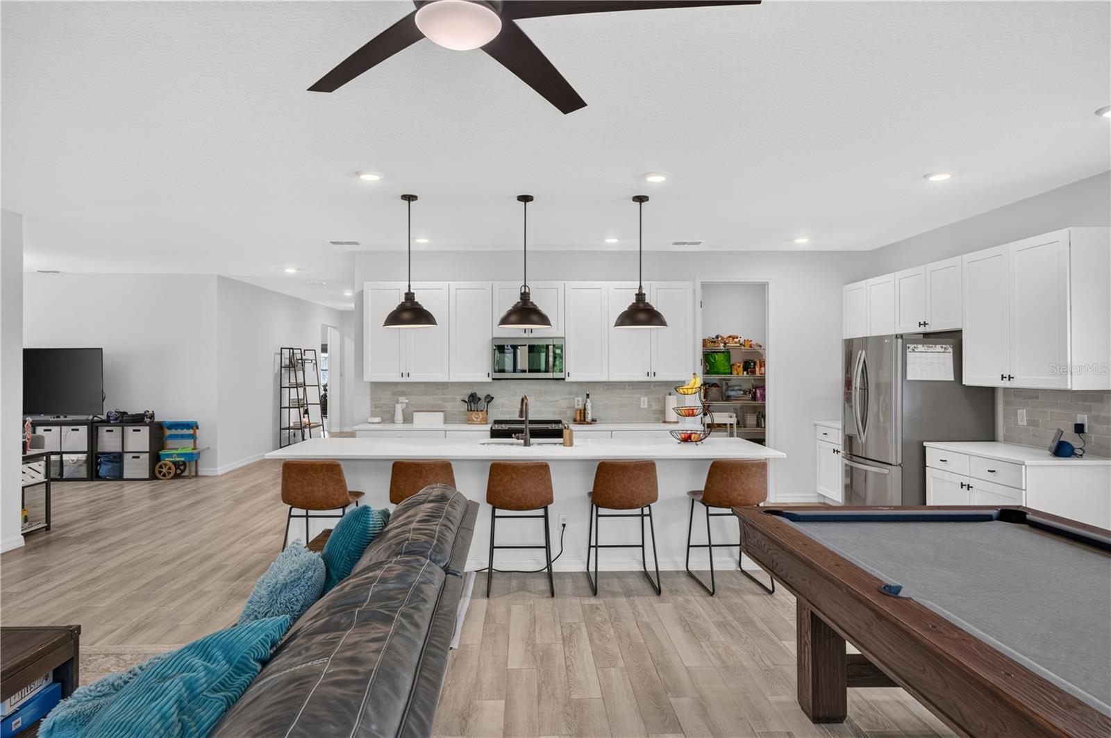 HAMPTON OAKS - Residential