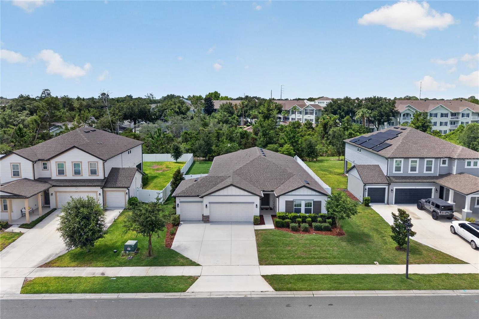 HAMPTON OAKS - Residential