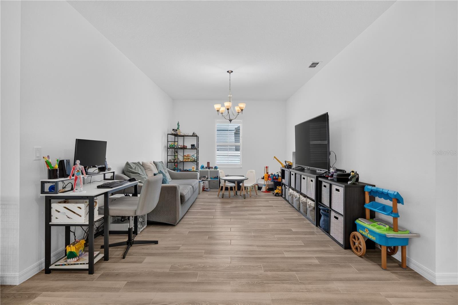 HAMPTON OAKS - Residential