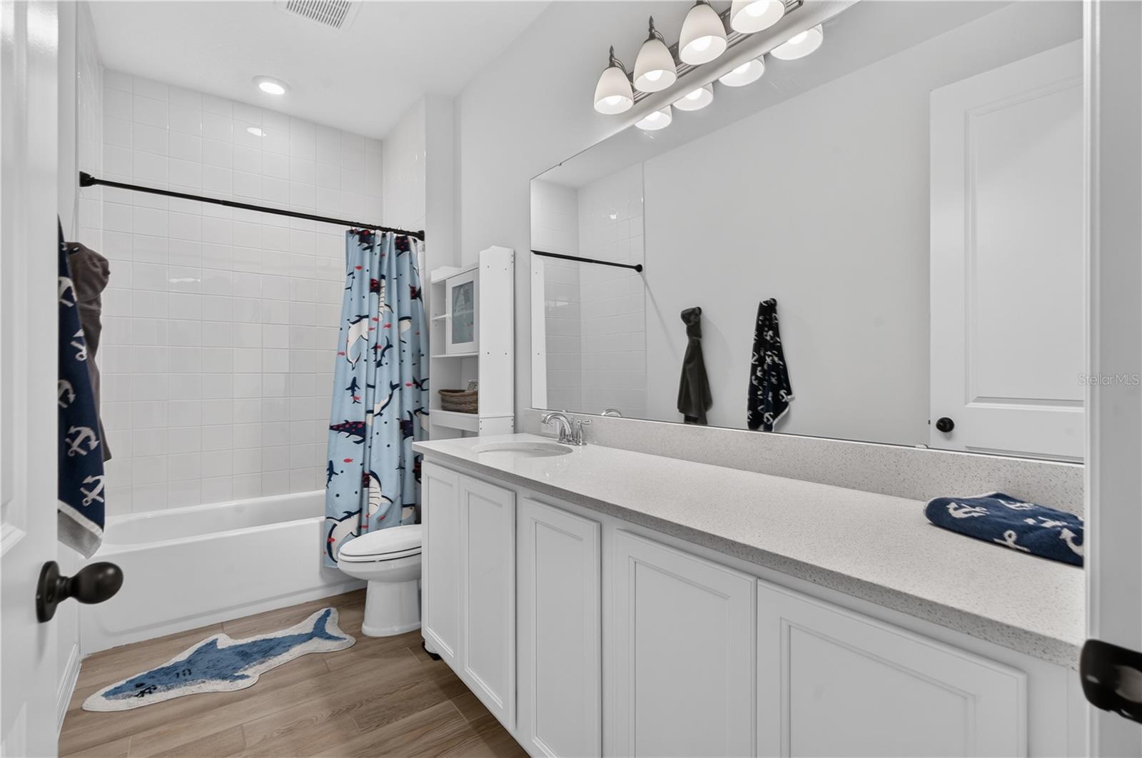 HAMPTON OAKS - Residential