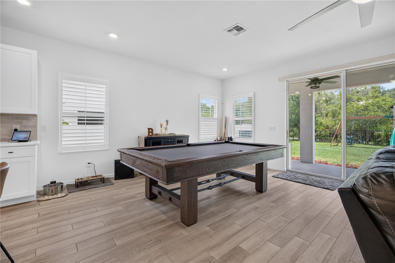 HAMPTON OAKS - Residential
