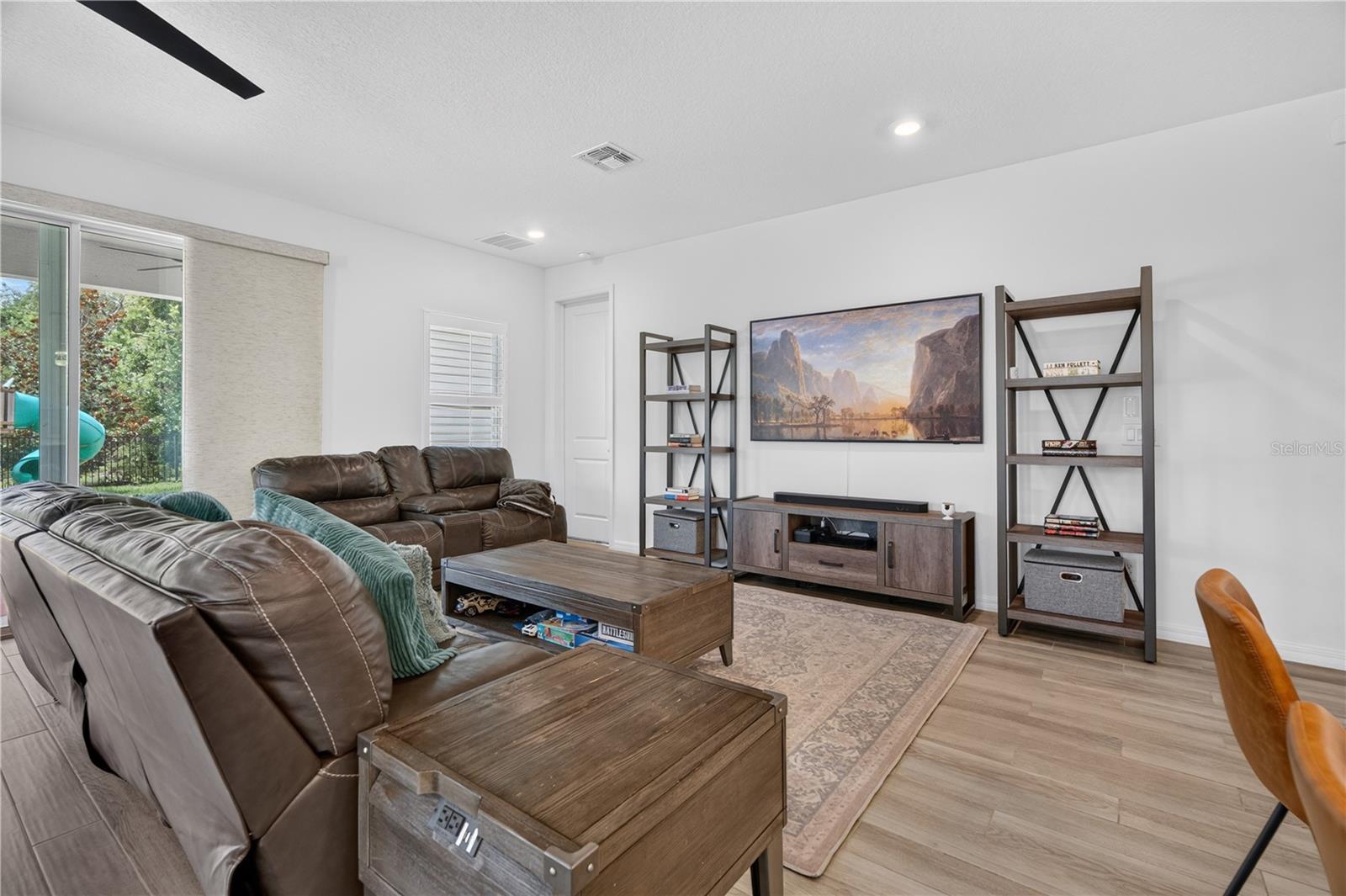 HAMPTON OAKS - Residential