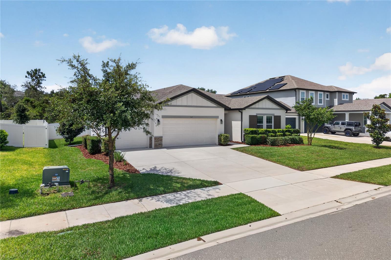 HAMPTON OAKS - Residential