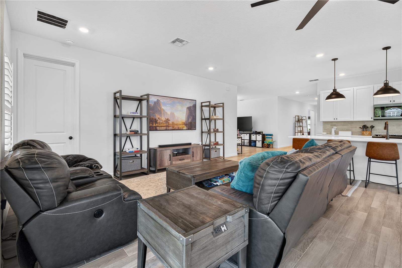 HAMPTON OAKS - Residential
