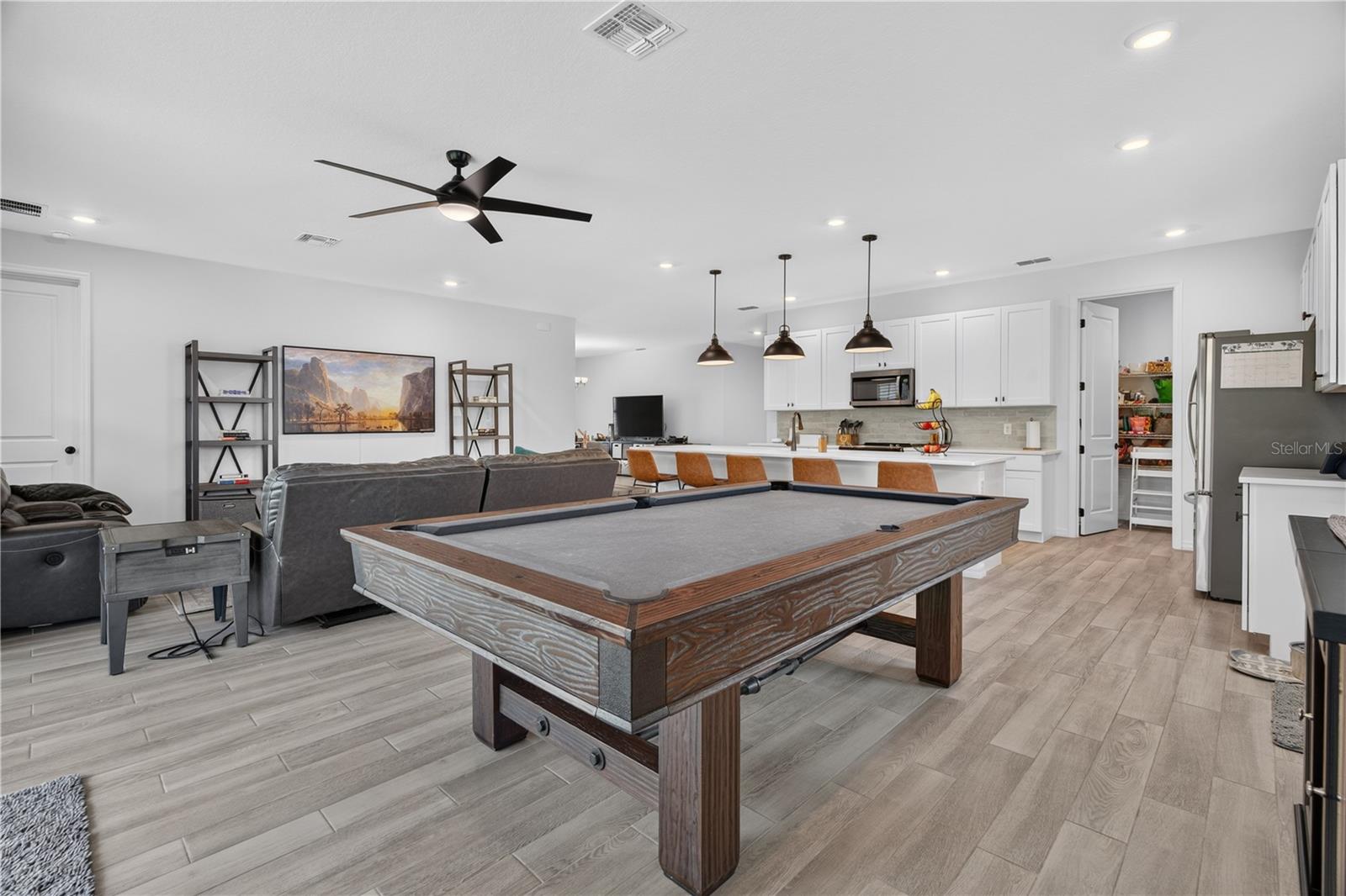 HAMPTON OAKS - Residential