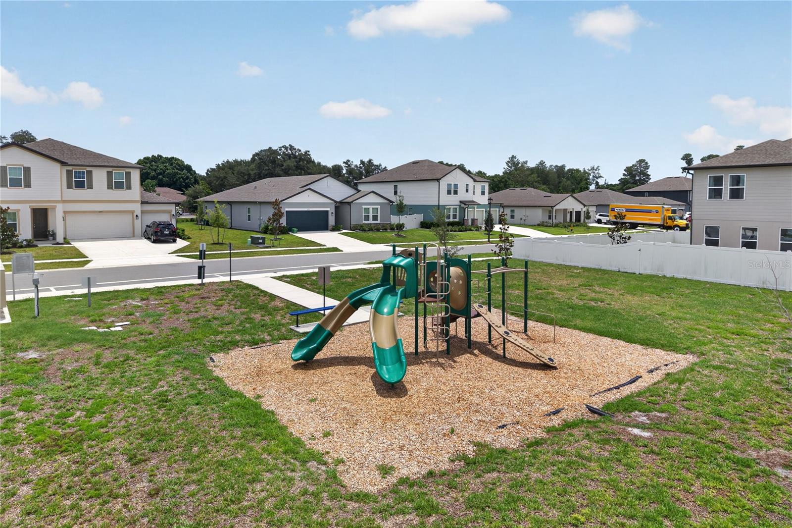 HAMPTON OAKS - Residential
