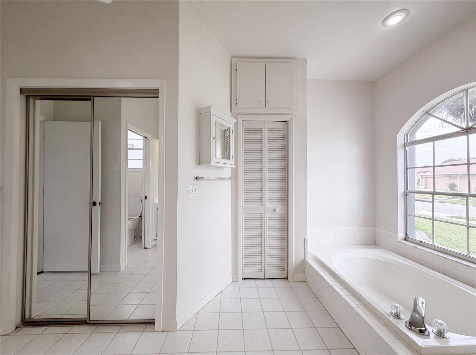 CLUBHOUSE ESTATES AT SUMMERFIE - Residential