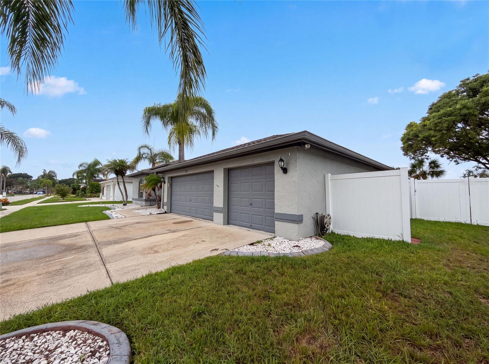 CLUBHOUSE ESTATES AT SUMMERFIE - Residential