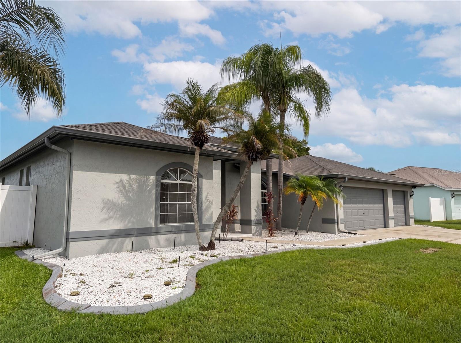 CLUBHOUSE ESTATES AT SUMMERFIE - Residential