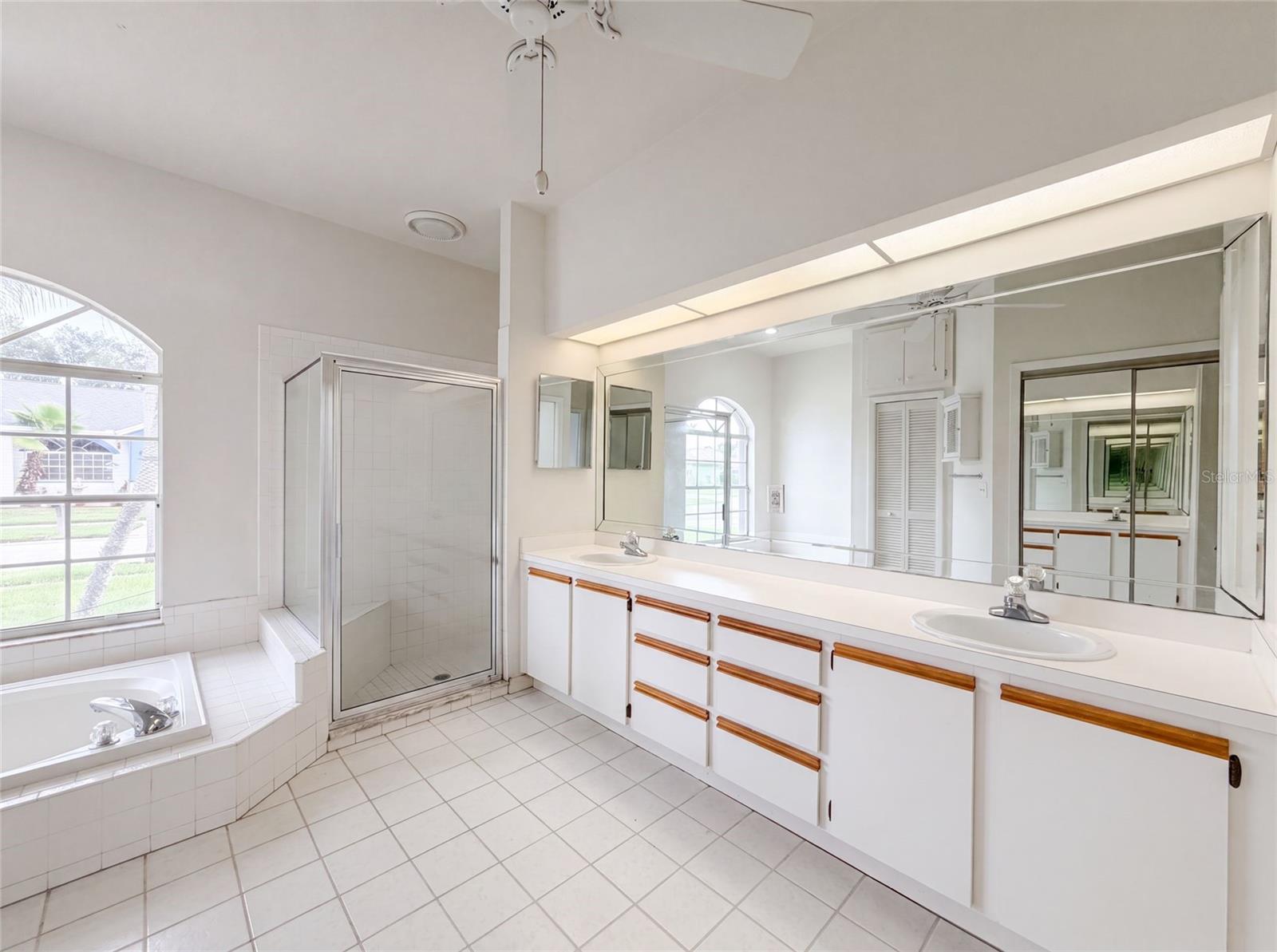 CLUBHOUSE ESTATES AT SUMMERFIE - Residential
