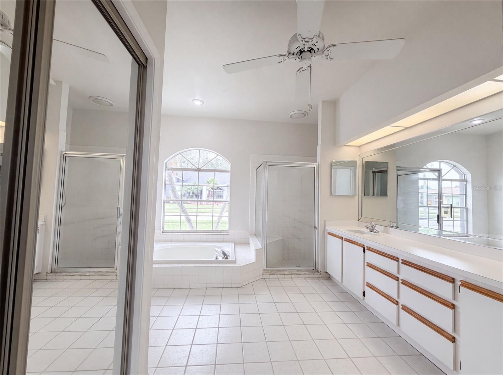 CLUBHOUSE ESTATES AT SUMMERFIE - Residential