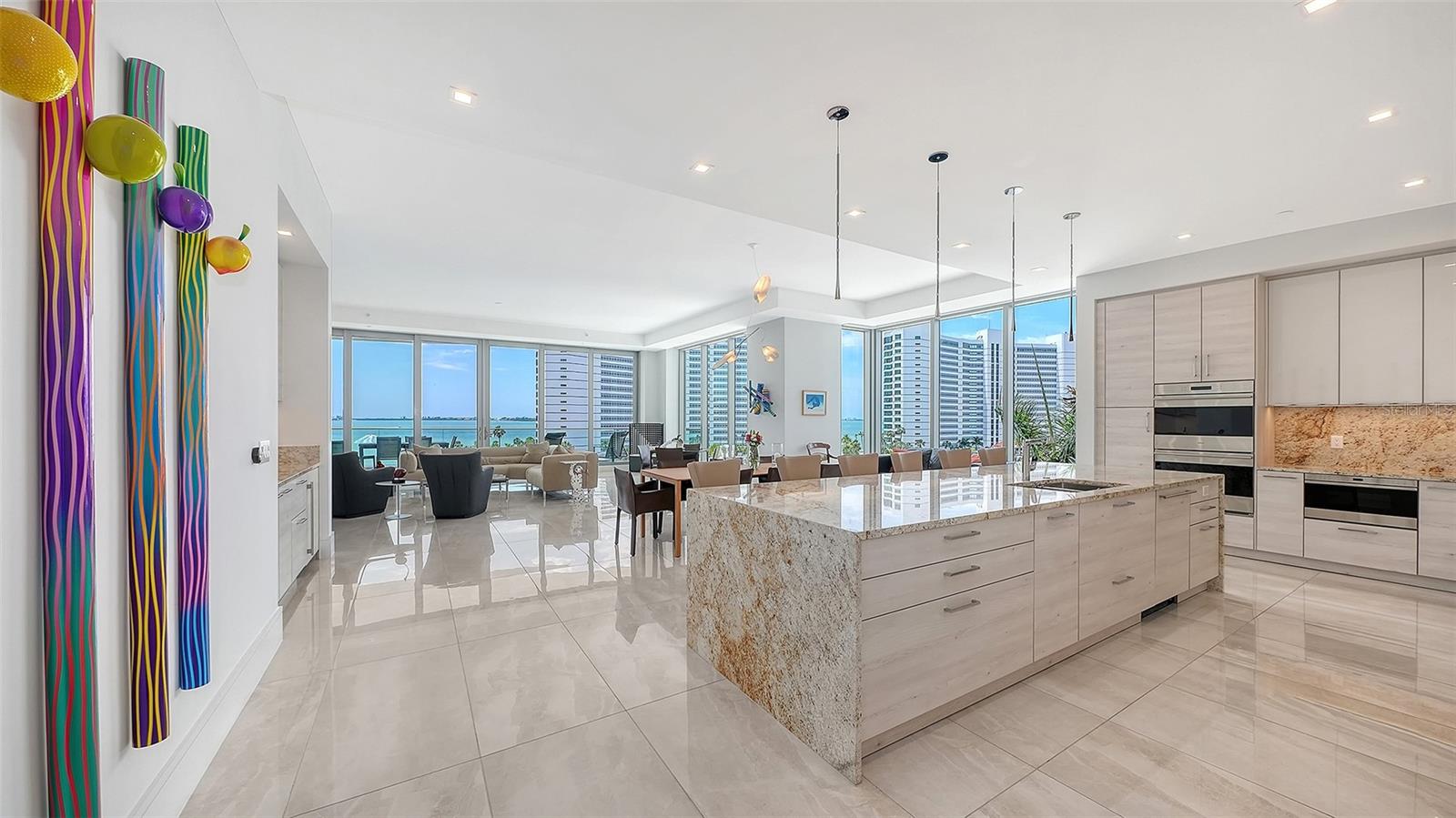 THE RITZ CARLTON RESIDENCES - Residential