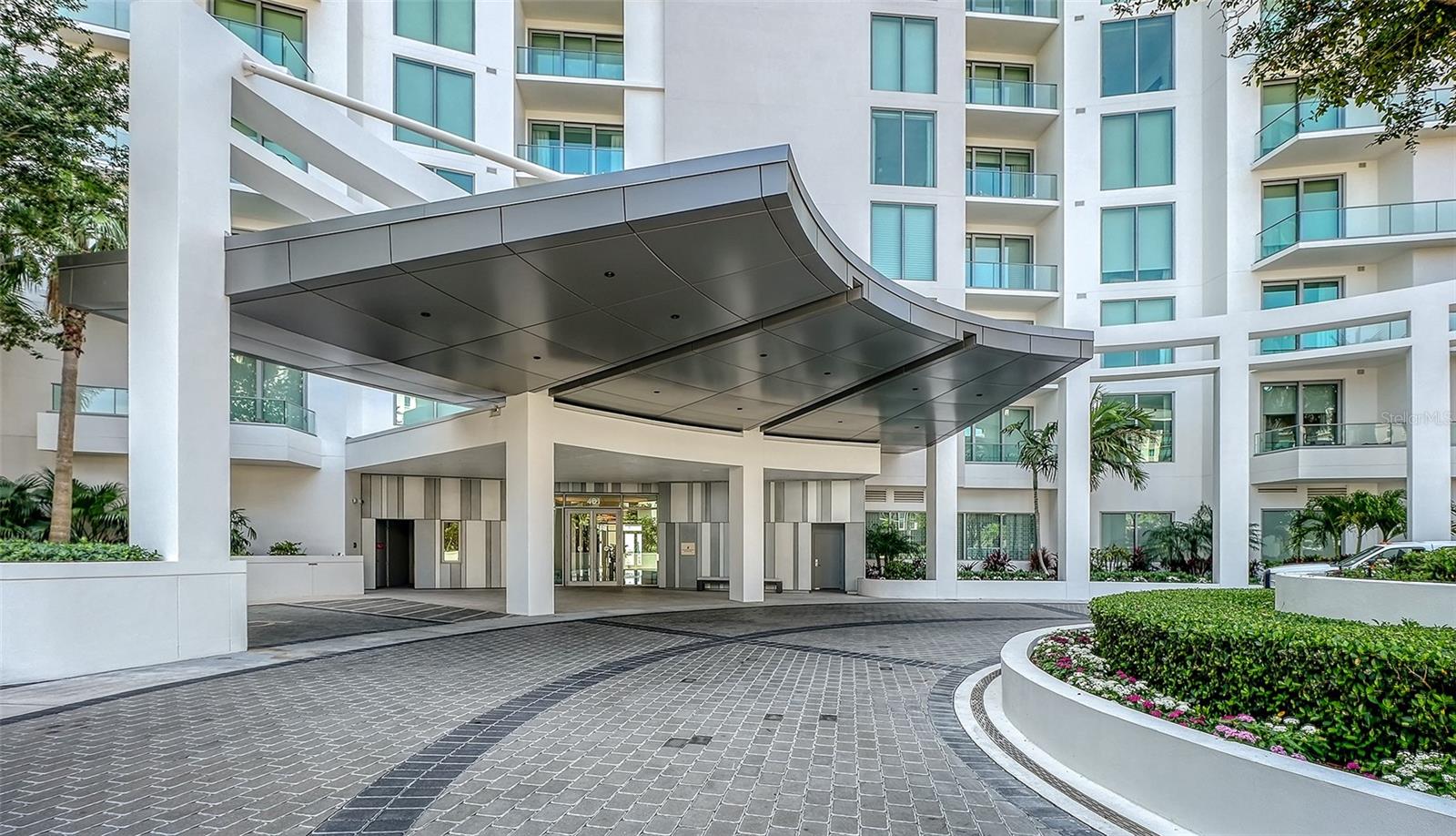 THE RITZ CARLTON RESIDENCES - Residential