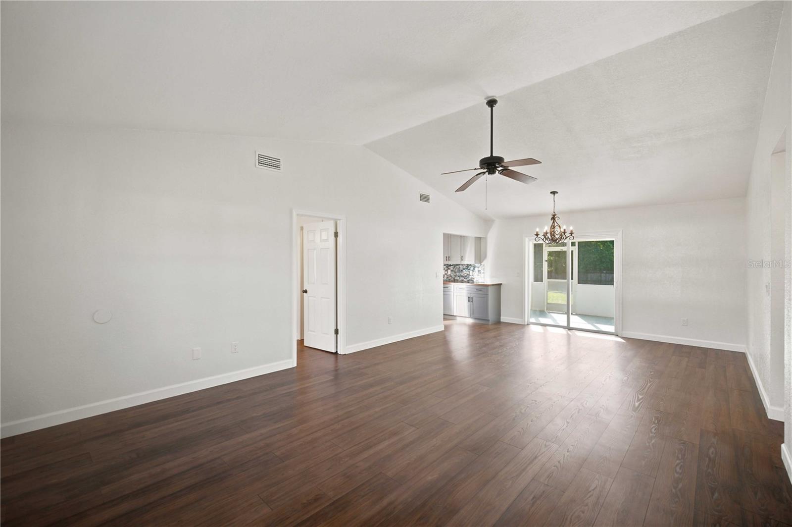 SILVER SPGS SHORES 23 - Residential